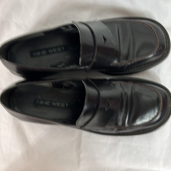 Nine West dark brown loafers size 8. In good condition - Picture 5 of 6